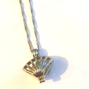 18k gp Shell Necklace